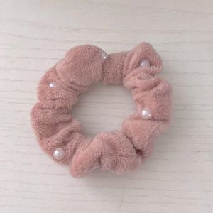 Pink Scrunchie w Pearls